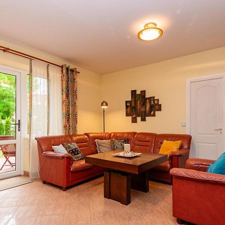 Family Inn Cottage With Terrace パランガ エクステリア 写真