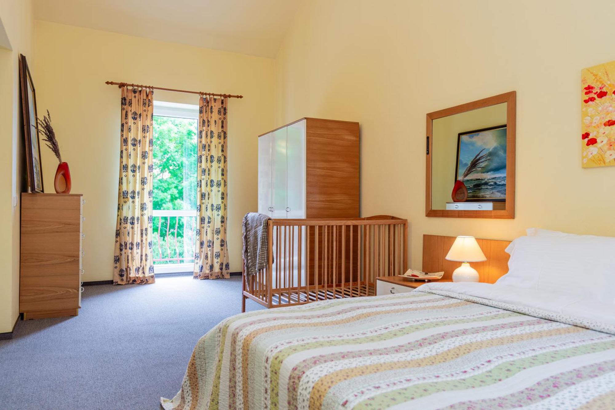 Family Inn Cottage With Terrace パランガ エクステリア 写真