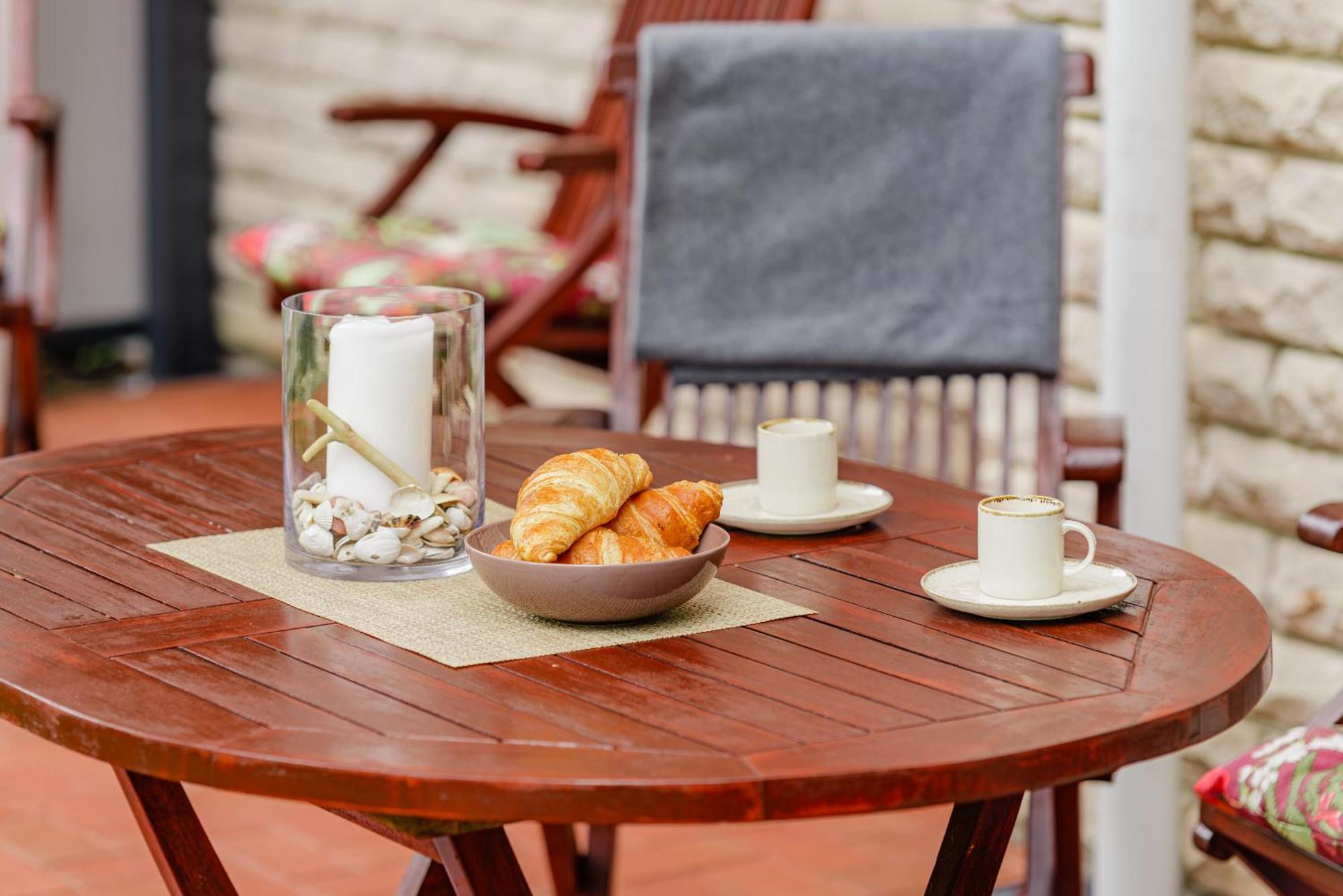 Family Inn Cottage With Terrace パランガ エクステリア 写真